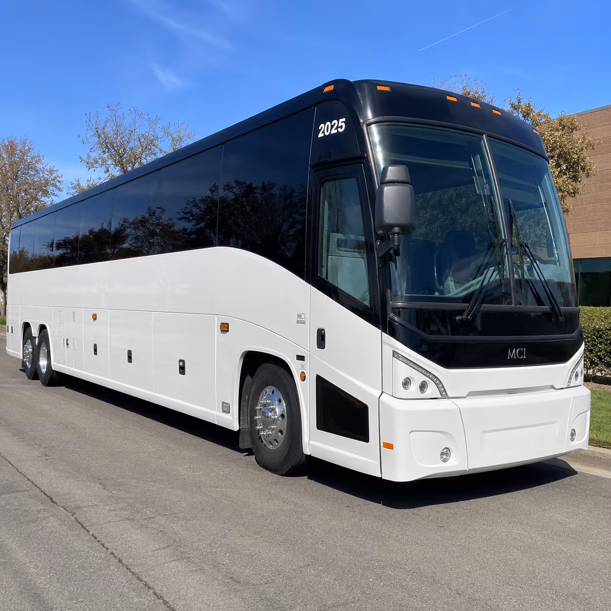 conference and convention shuttles between sandy hotels and the mountain america exposition center